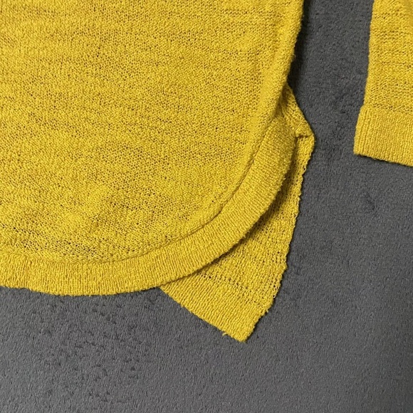 Loft Womens Sz M Yellow Knit Round Neck Pullover Sweater Long Sleeve Round Hem - Picture 3 of 5